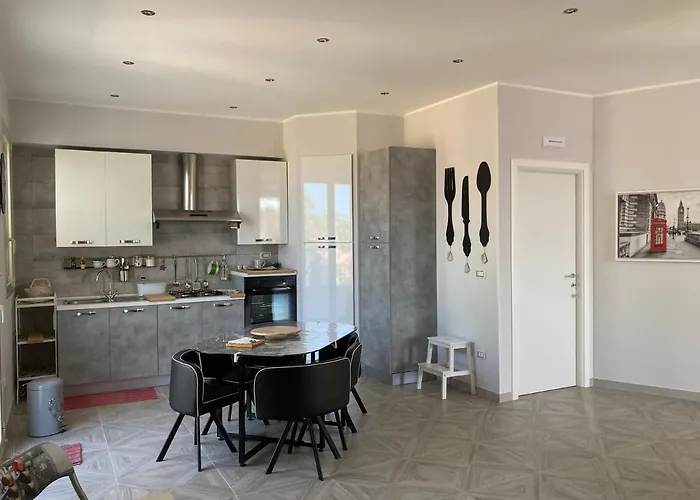 1st Floor In Villino Eliana 公寓 *